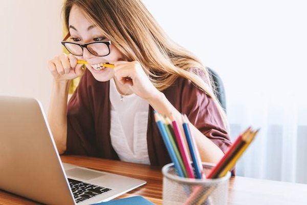 Boostez votre parcours avec la carte d'étudiant des métiers!